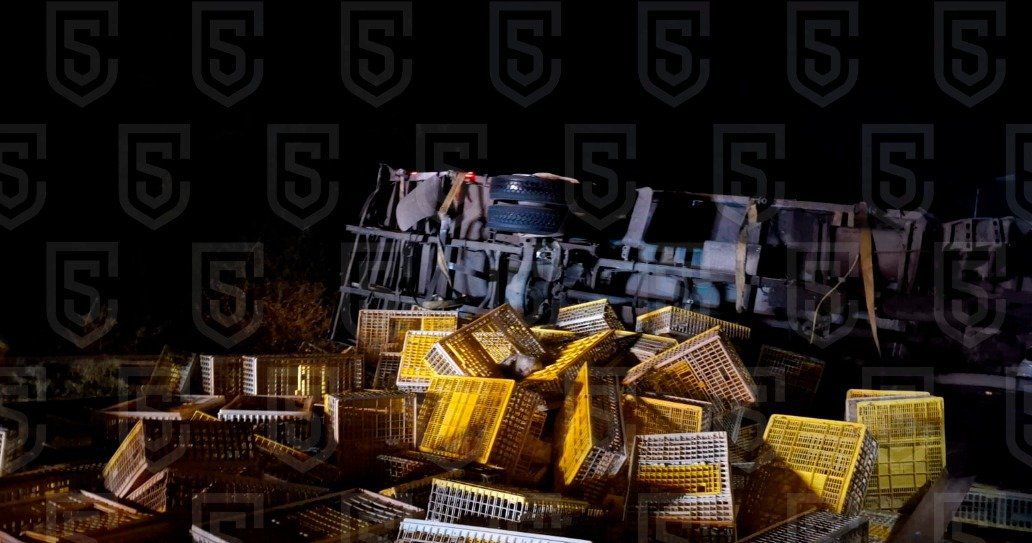 Un tráiler volcó en la México-Toluca durante la madrugada del lunes 27 de octubre. | Especial