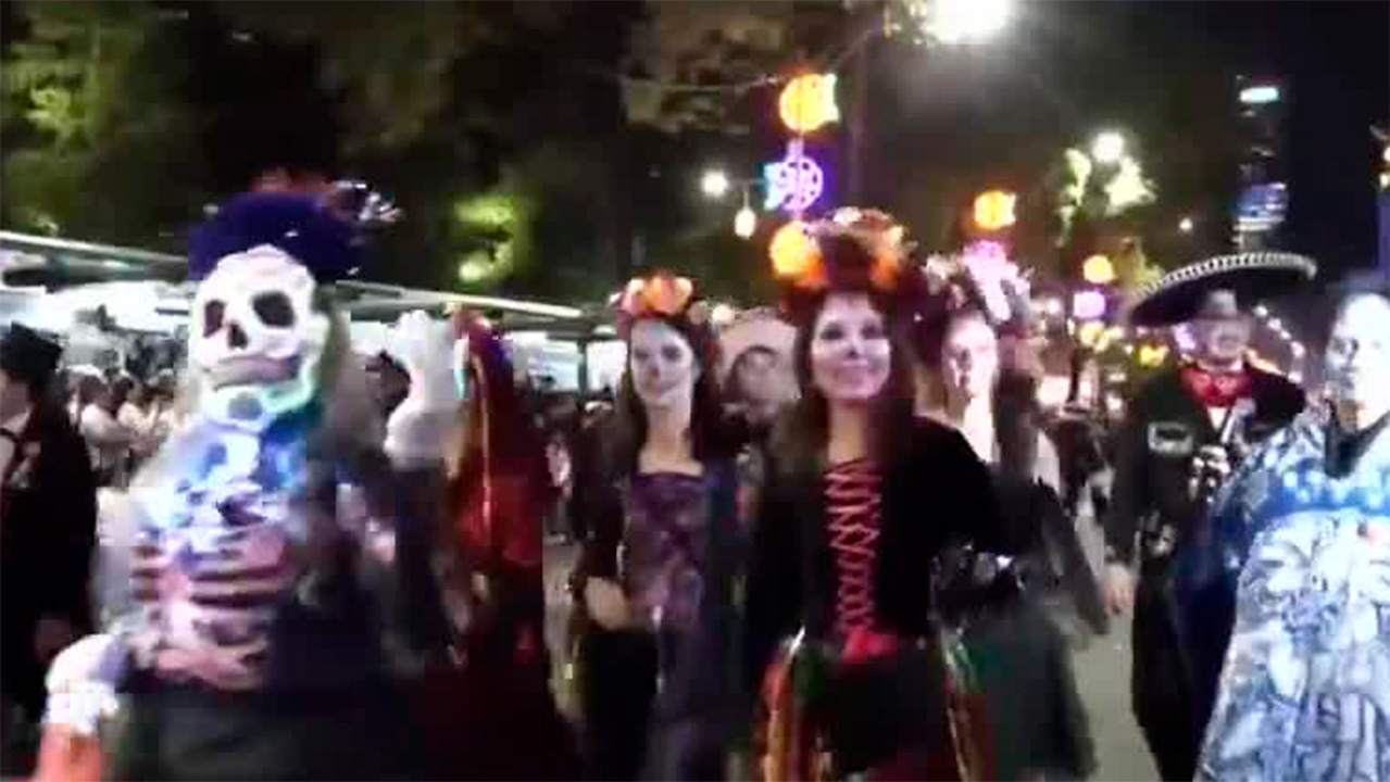 Así se vivió la Mega Procesión de Catrinas en la Ciudad de México