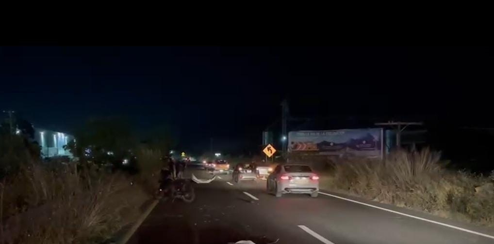 El accidente ocurrió sobre la Carretera a Nogales. (Vicente Torres)