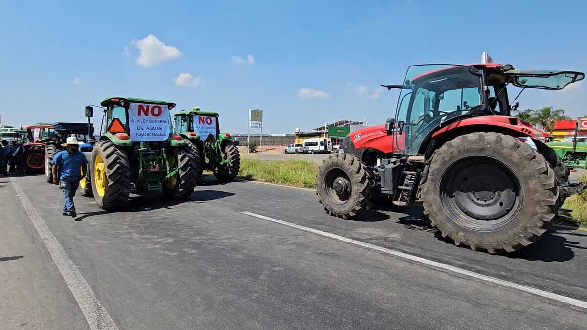 Agricultores mexicanos mantienen bloqueos en distintas vialidades. (Juan Carlos Munguía)