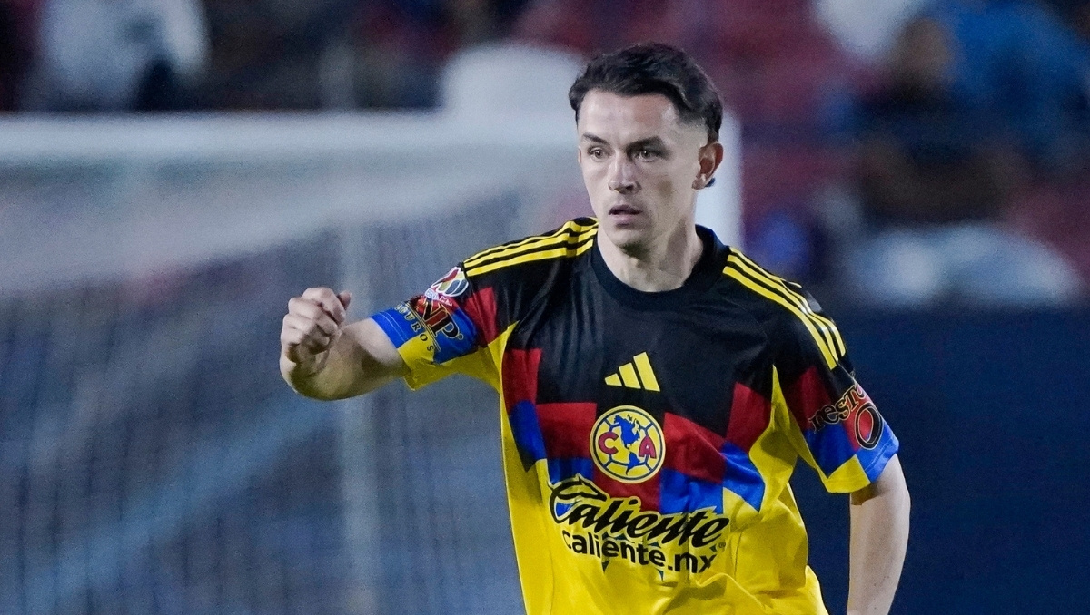 Álvaro Fidalgo realiza entrenamiento con América con protección en las rodillas (Imago7)