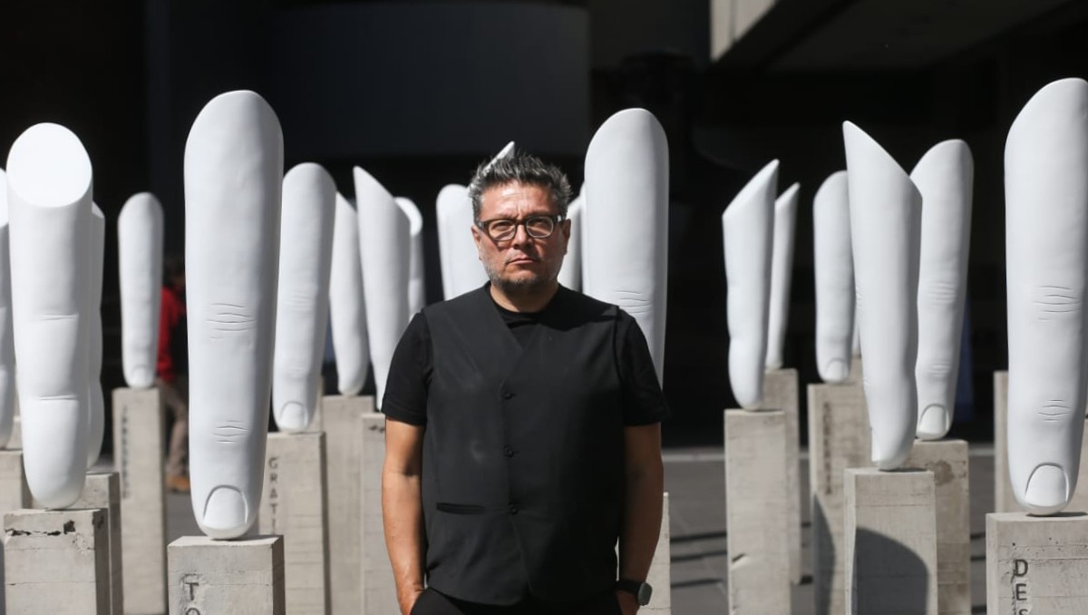 El artista explora  la compleja relación entre silencio, materia y memoria. | Foto: Araceli López