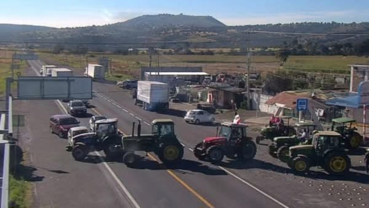 Bloquean carretera México-Veracruz a la altura de Tlaxcala | EN VIVO | Especial