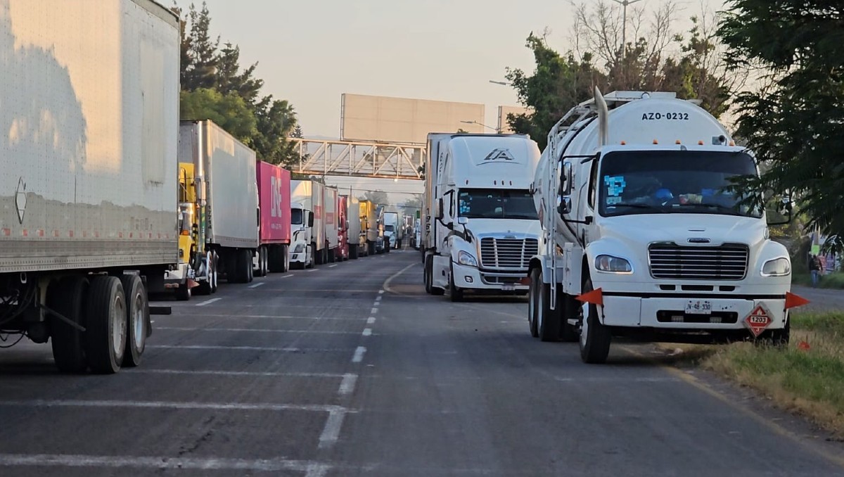 Más de 20 horas de bloqueos en carreteras de Jalisco (Juan Carlos Munguía)