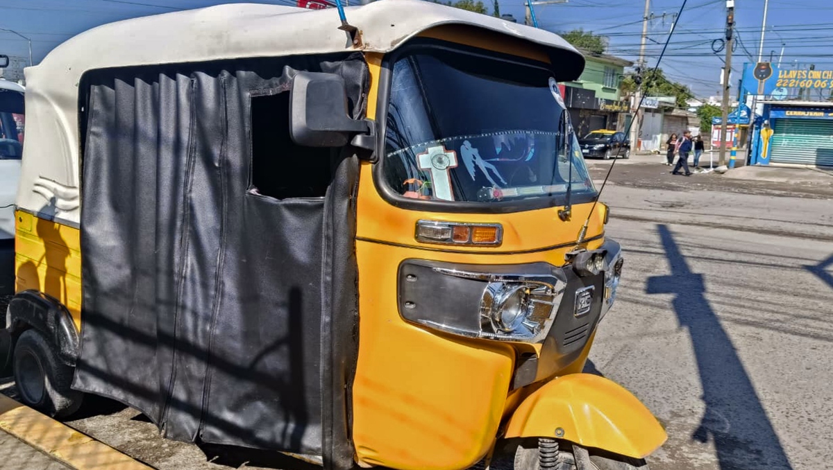 ¿Clandestinos pero indispensables? La doble cara de mototaxis poblanos | Nancy Camacho
