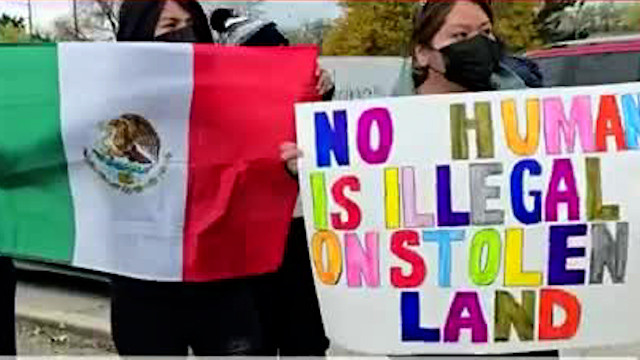 Comunidad latina usa silbatos para alertar sobre redadas de ICE en Chicago