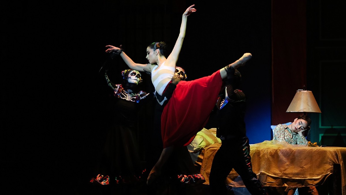 Danza Contemporánea FRIDA TheCo | Roberto Alanís