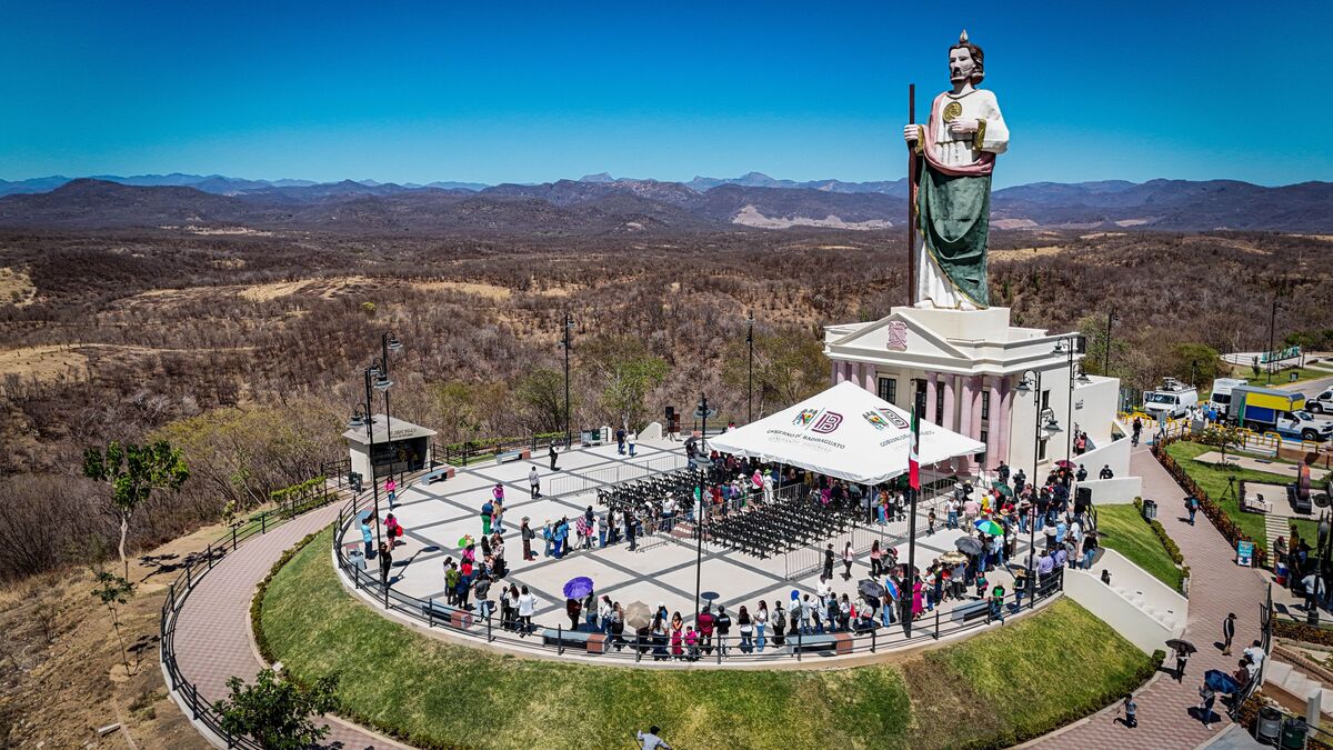 La estatua de San Judas Tadeo en Badiraguato mide casi 30 metros de altura (Cuartoscuro).