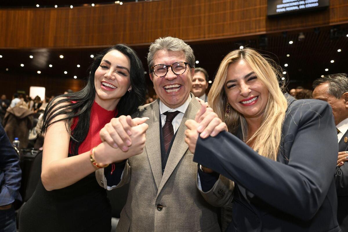 Gabriela Jiménez, Jessica Saiden y Ricardo Monreal en la Cámara de Diputados. | Especial