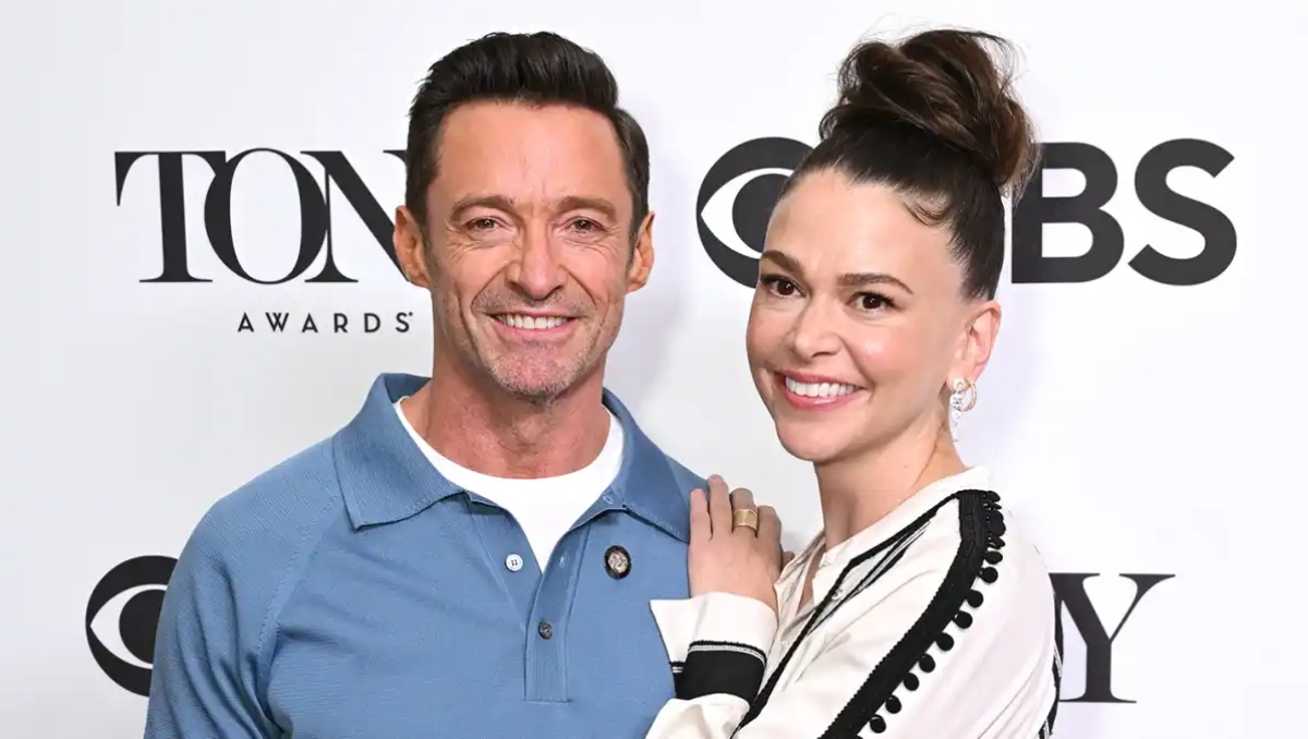 Hugh Jackman y Sutton Foster hacen oficial su romance frente a los medios