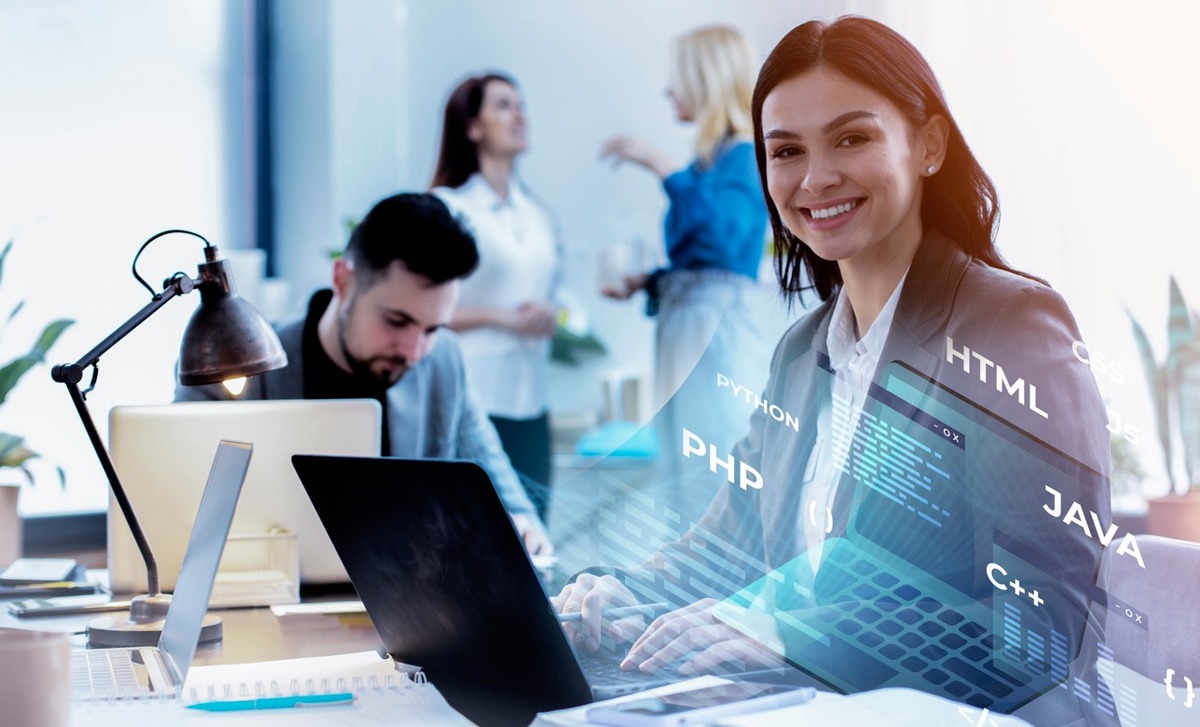 La  inteligencia artificial (IA) se ha convertido en una aliada clave en el mundo laboral.Foto: Ffeepik