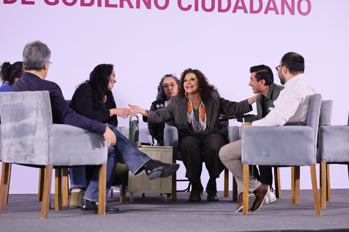 la jefa de gobierno brindó atención a 32 personas distribuidas en ocho turnos. (Foto: especial)