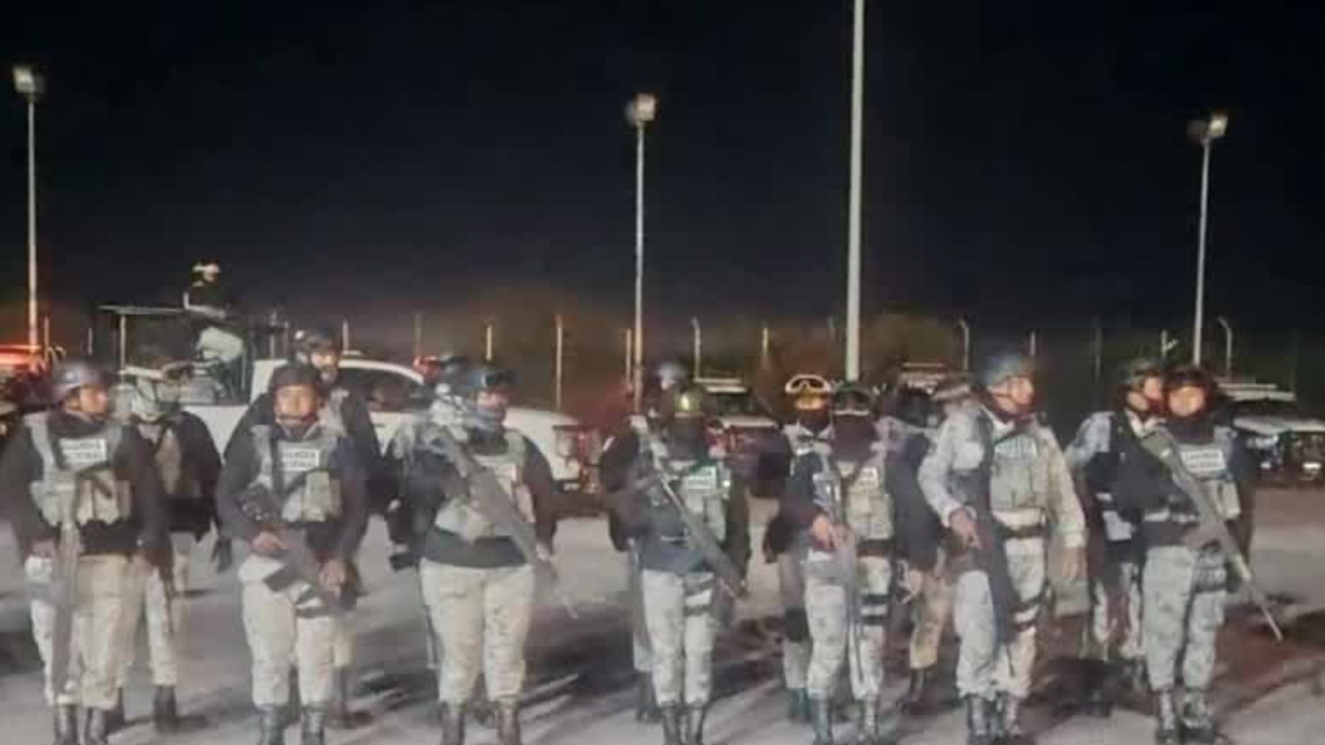 En Oaxaca, cateo sorpresa dentro de un penal permitió a las autoridades asegurar drogas y cuchillos