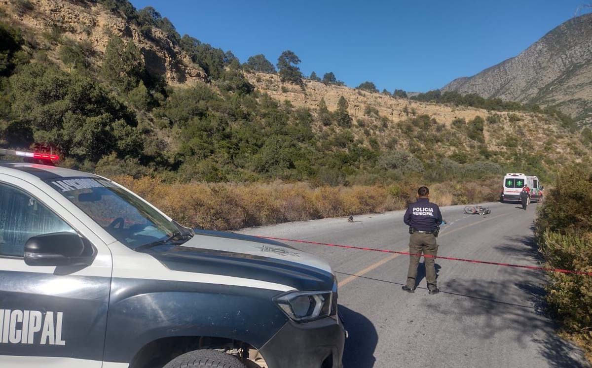 La Policía Estatal acordonó el tramo carretero y cerró completamente la circulación. l Especial