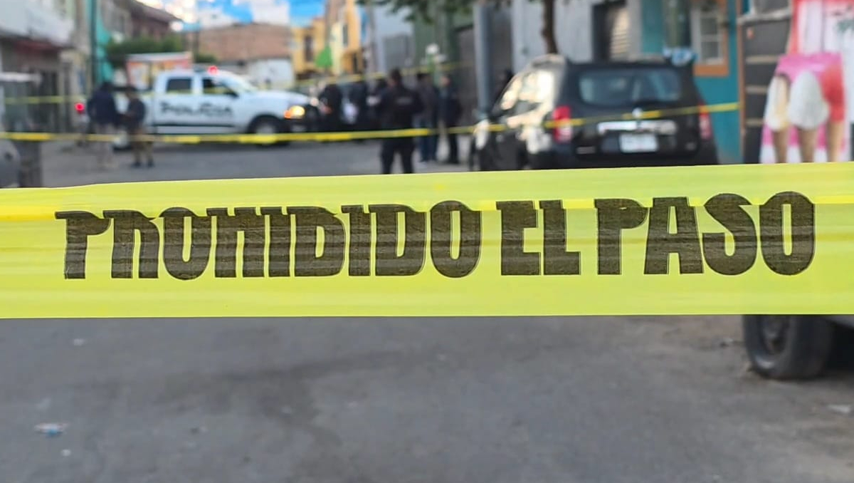 Policía Municipal de Tlaquepaque acordonó el área del homicidio (Foto: Juan Carlos Munguía)