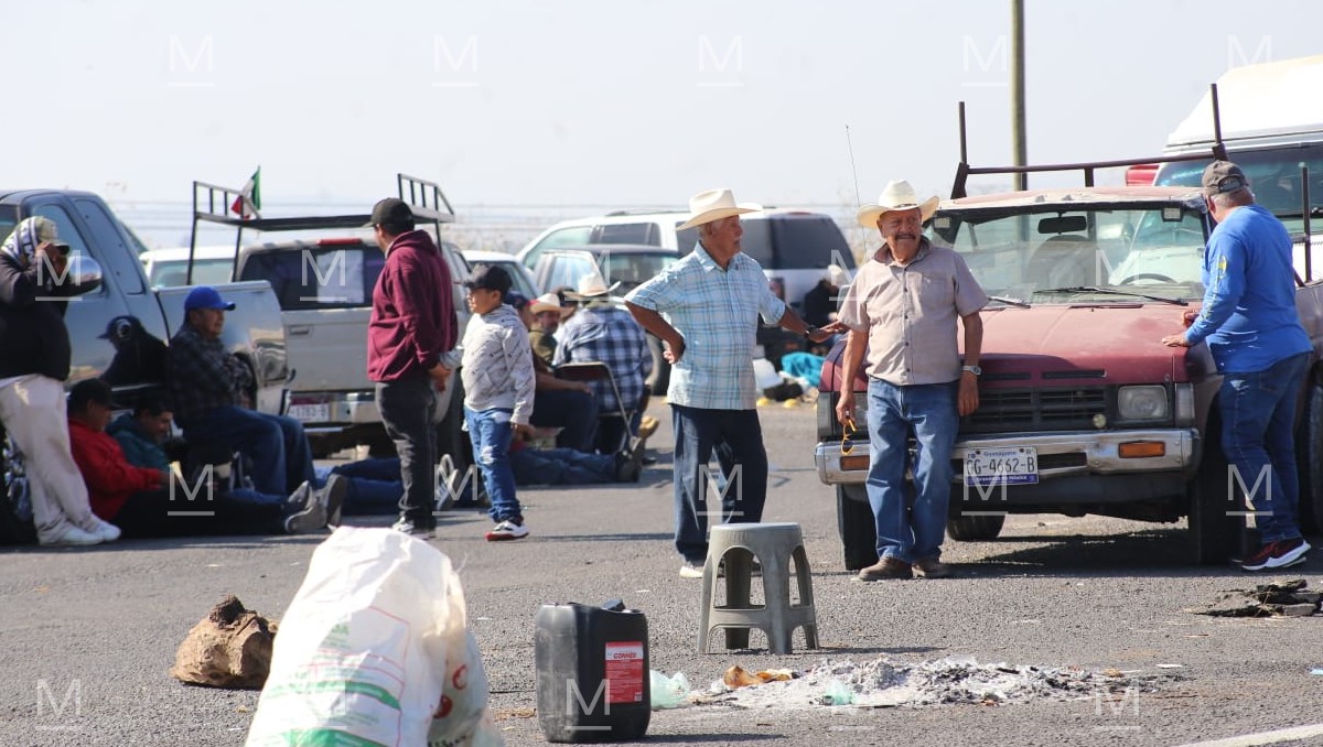 Productores de todo el estado se desplegaron en carreteras federales para presionar negociaciones  con el gobierno federal. | Dany Béjar