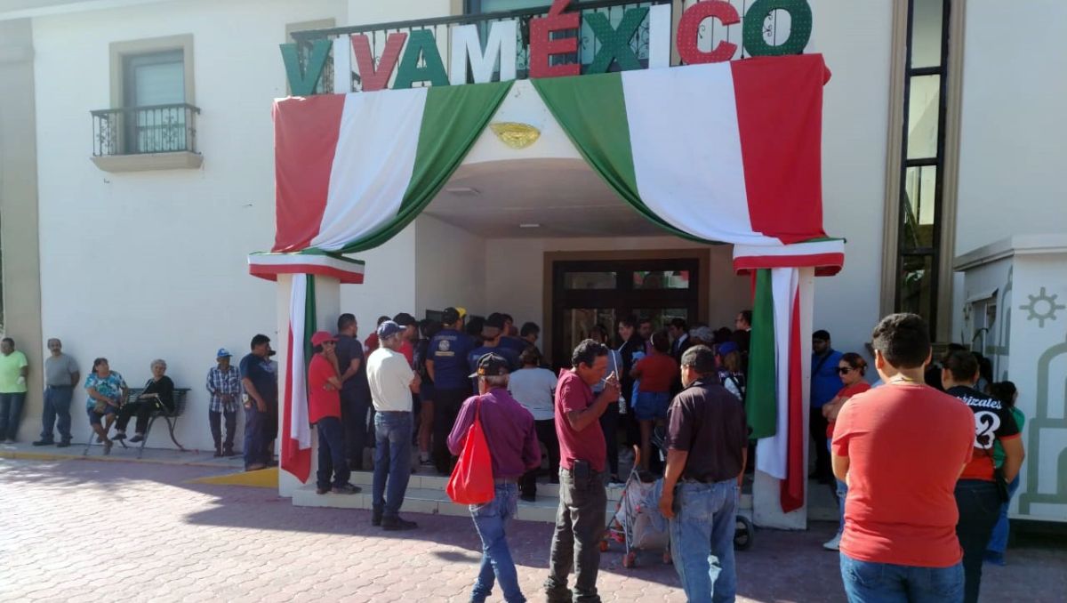 Trabajadores municipales han exigido a la autoridad los pagos de sus salarios atrasados. Especial