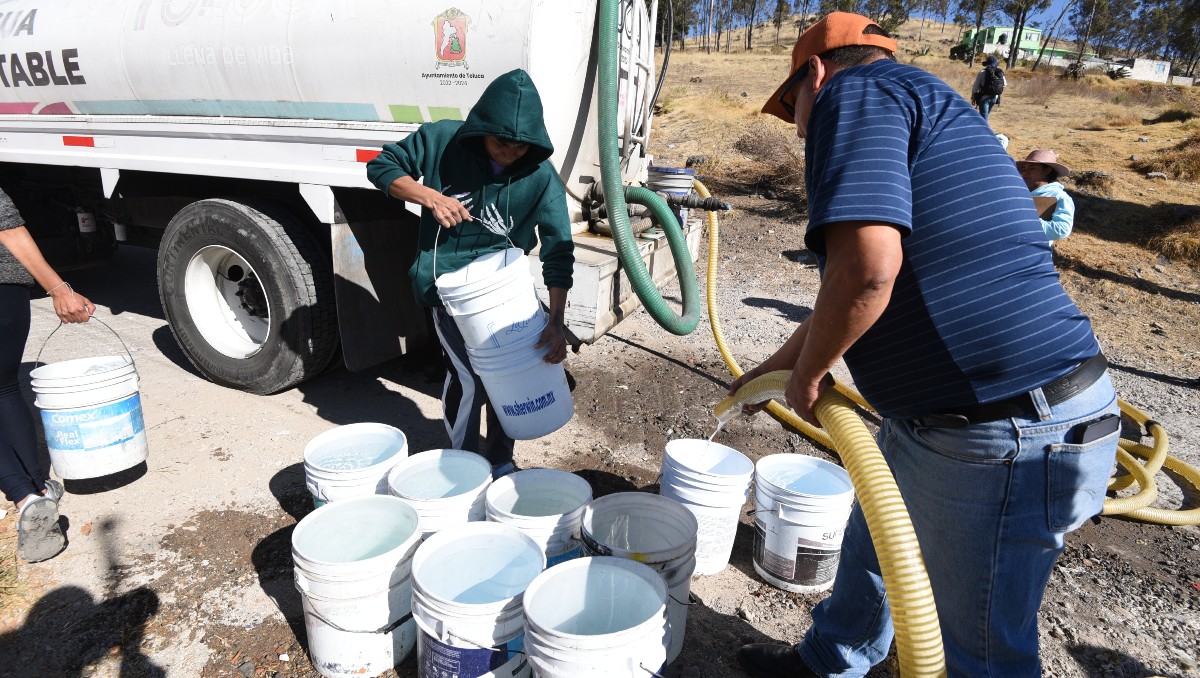 El ayuntamiento ofrece fuentes de abasto para piperos, quienes ahora deberán pagar por el agua que distribuyen. | Foto: Tania Contreras