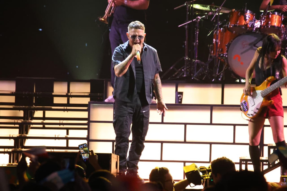 El cantautor español Alejandro Sanz, se presentó la noche de este miércoles en el Coliseo Centenario. | Verónica Rivera