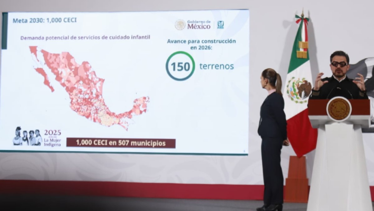 El director del IMSS informó que la meta es construir mil CECIs para 2030. | Foto: Juan Carlos Bautista