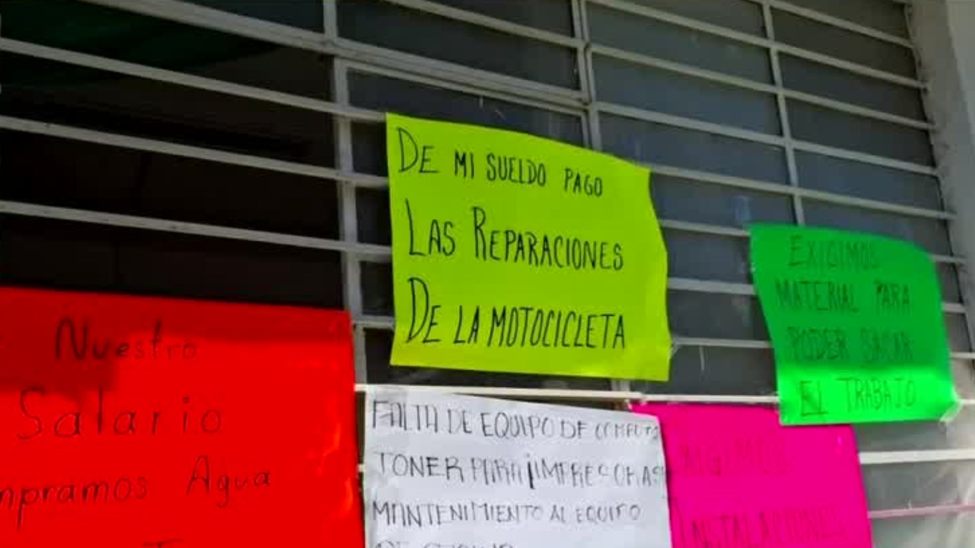 En Guerrero, trabajadores del Servicio Postal Mexicano exigen un incremento salarial