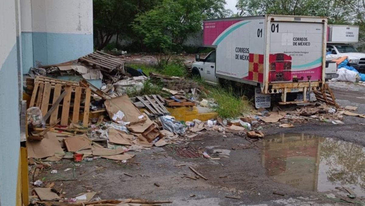 José Castañeda, líder sindical, dijo que están trabajando bajo protesta. Foto: Especial