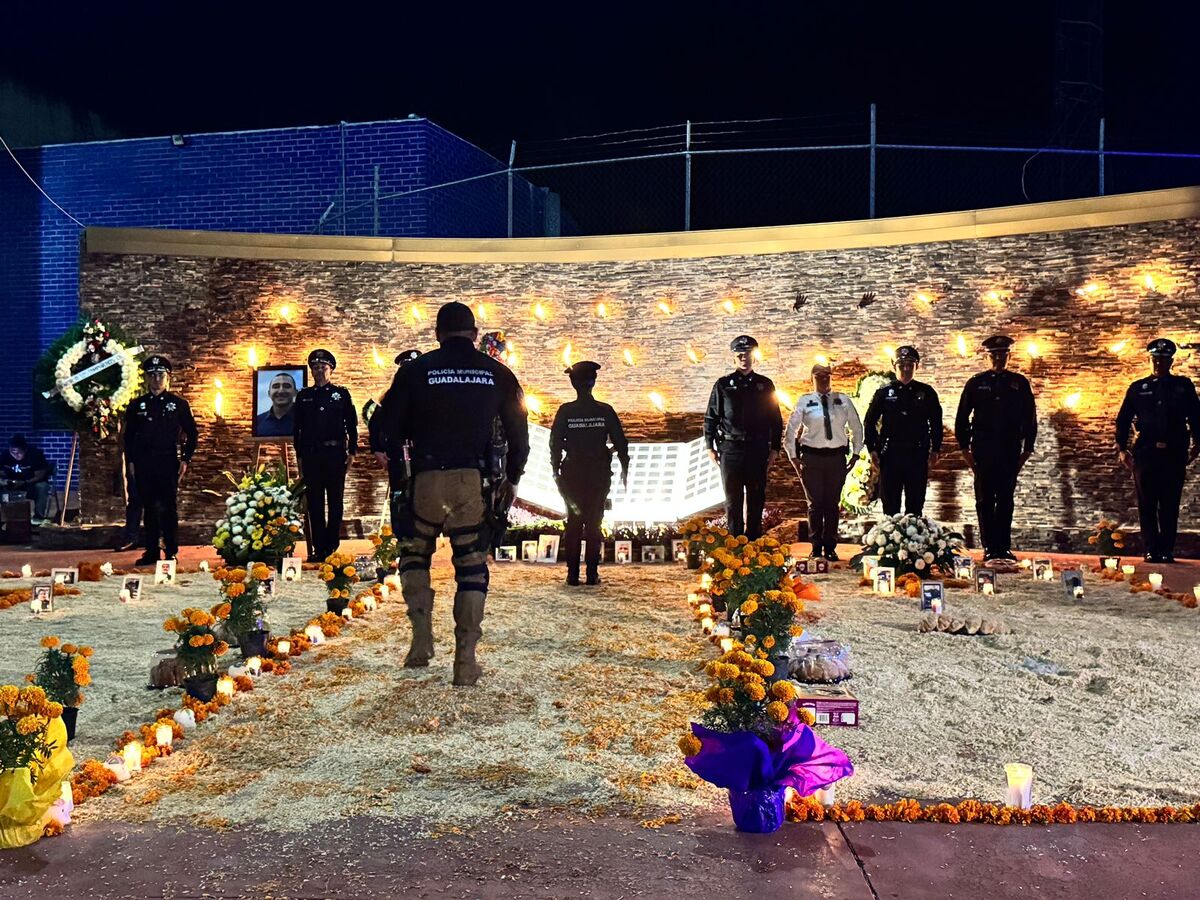 “Muro de los Caídos” del edificio central de la colonia Jardines de la Barranca. (Usi Toledo)