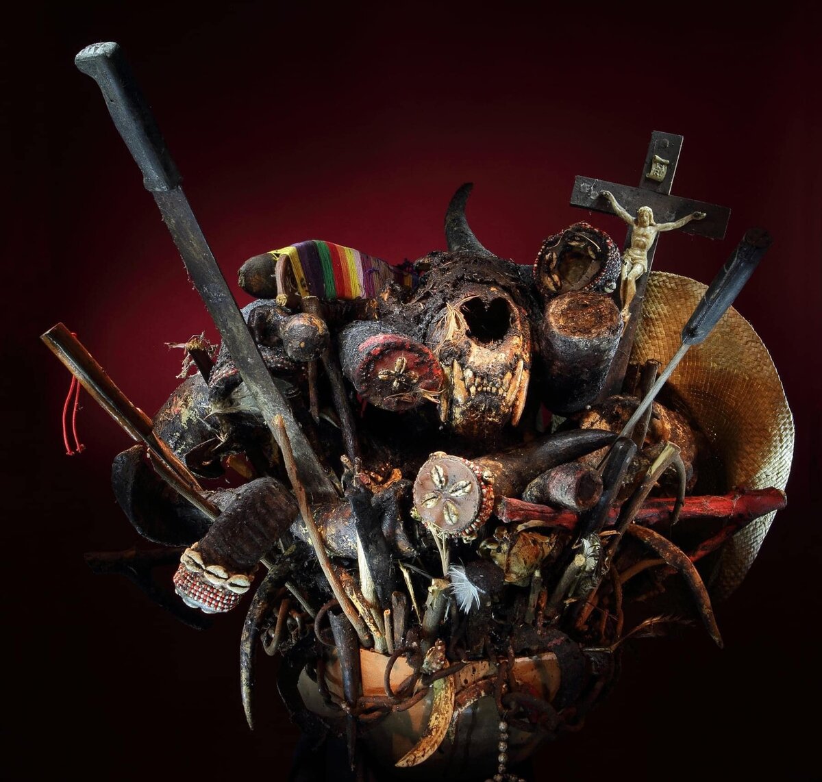 Nganga de Ensai Siete Rayos, Kongo Mpungo de truenos y relámpagos en la religión Palo Mayombe de Cuba | Manrkus Matzel / Museo Alma de África.