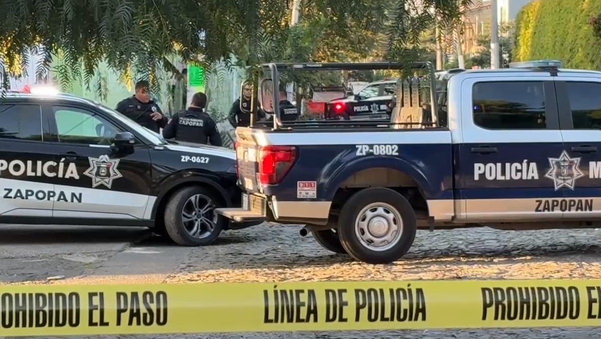 Policías de Zapopan resguardan lugar de hallazgo de un hombre muerto (Juan Carlos Munguía)