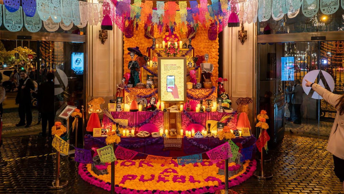 Puebla promueve Día de Muertos en Madrid con altar monumental | Especial