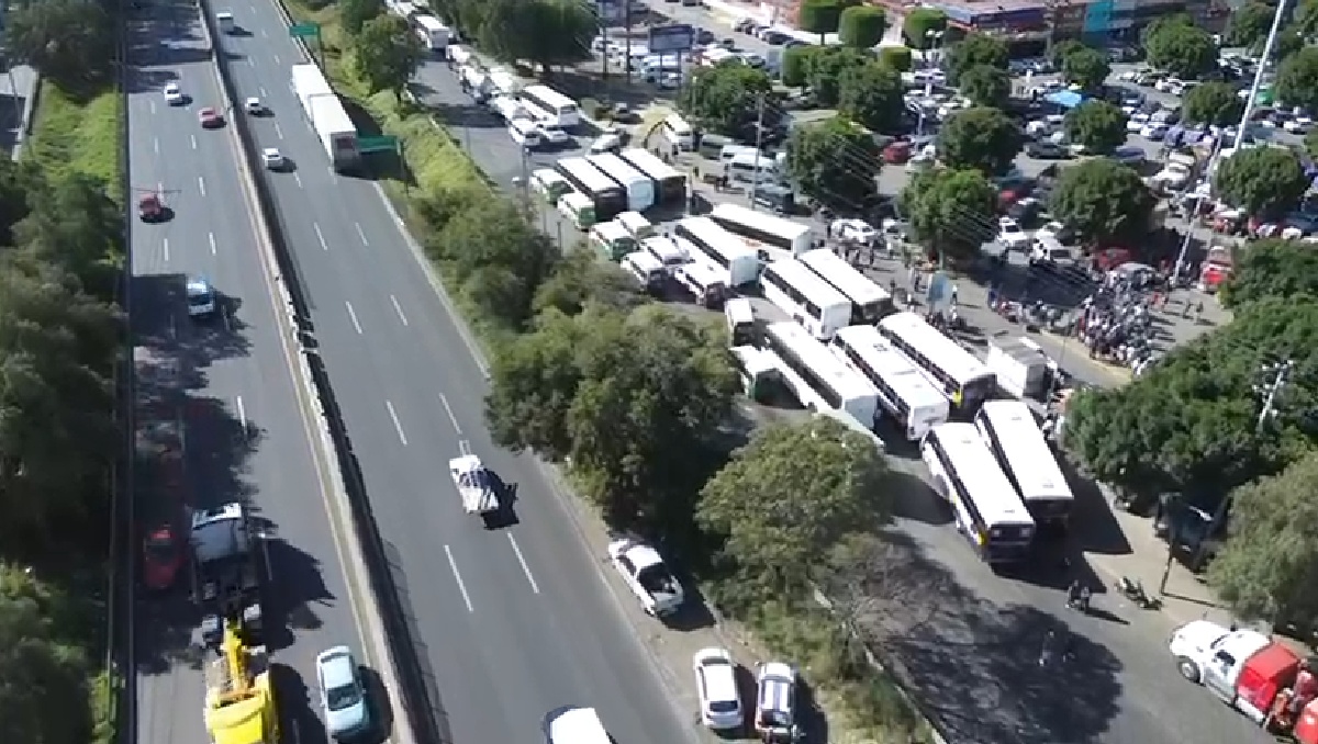 Transportistas y comerciantes bloquean vialidades del Estado de México. | Especial