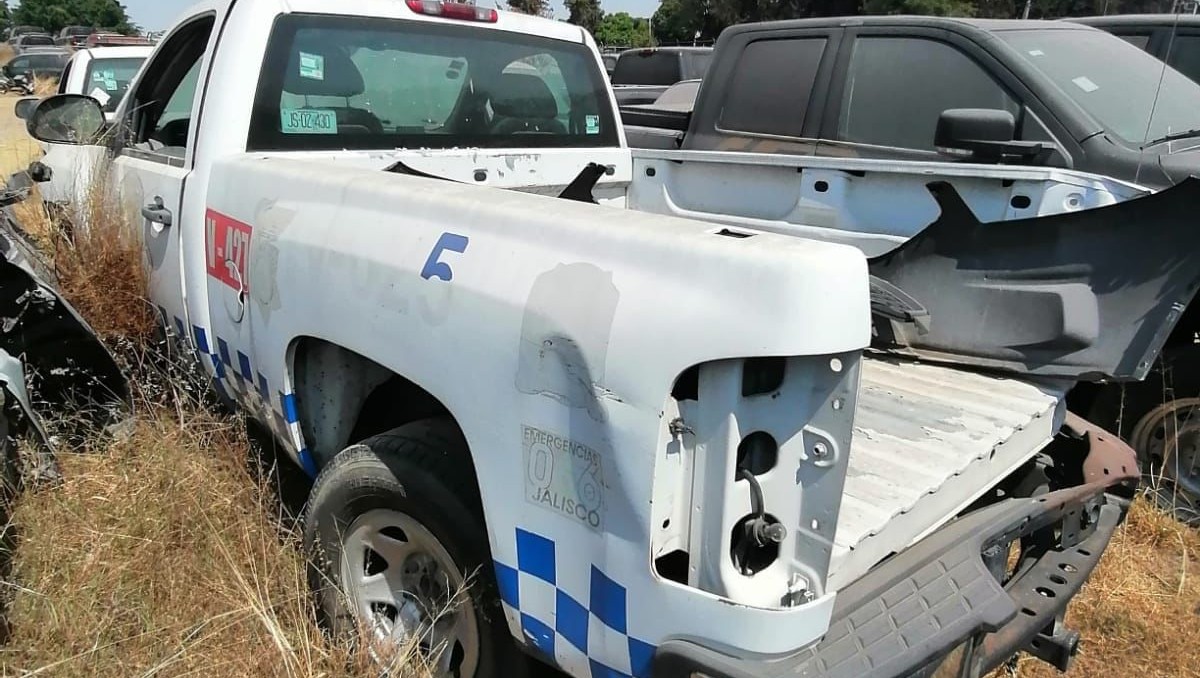 Los vehículos se encuentran casi desmantelados e inservibles en el club DESSPEJA (Cortesía)