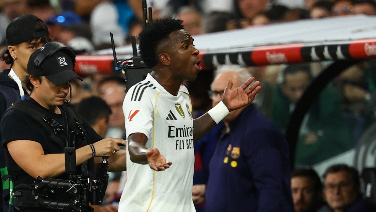 Vinicius pide perdón por su reacción al ser sustituido en el Clásico español (Reuters)