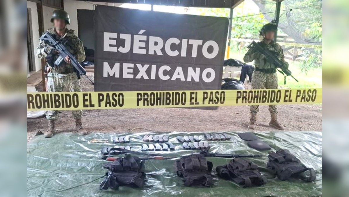 Autoridades aseguraron chalecos tácticos y armamento en Chiapas. | SSPC
