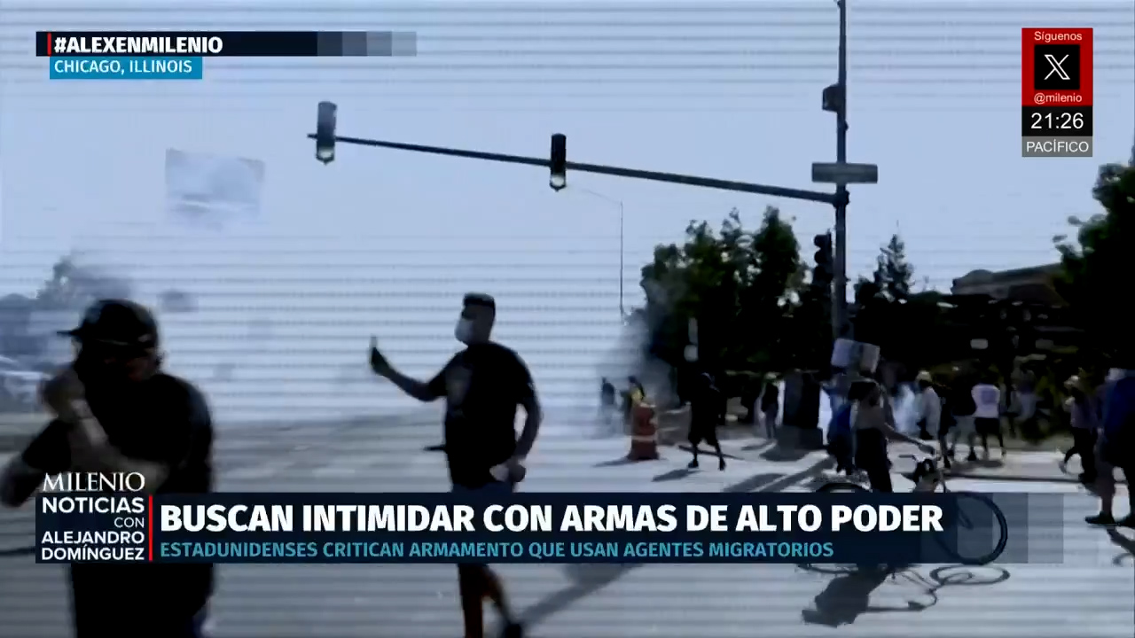 Autoridades migratorias en Chicago utilizan armas exclusivas del ejército para intimidar a migrantes