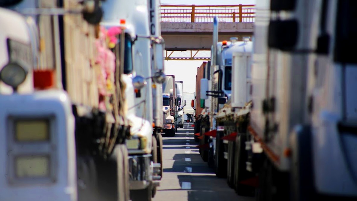 Bloqueos carreteros en Guanajuato impacta economía de autotransporte | Daniela Béjar