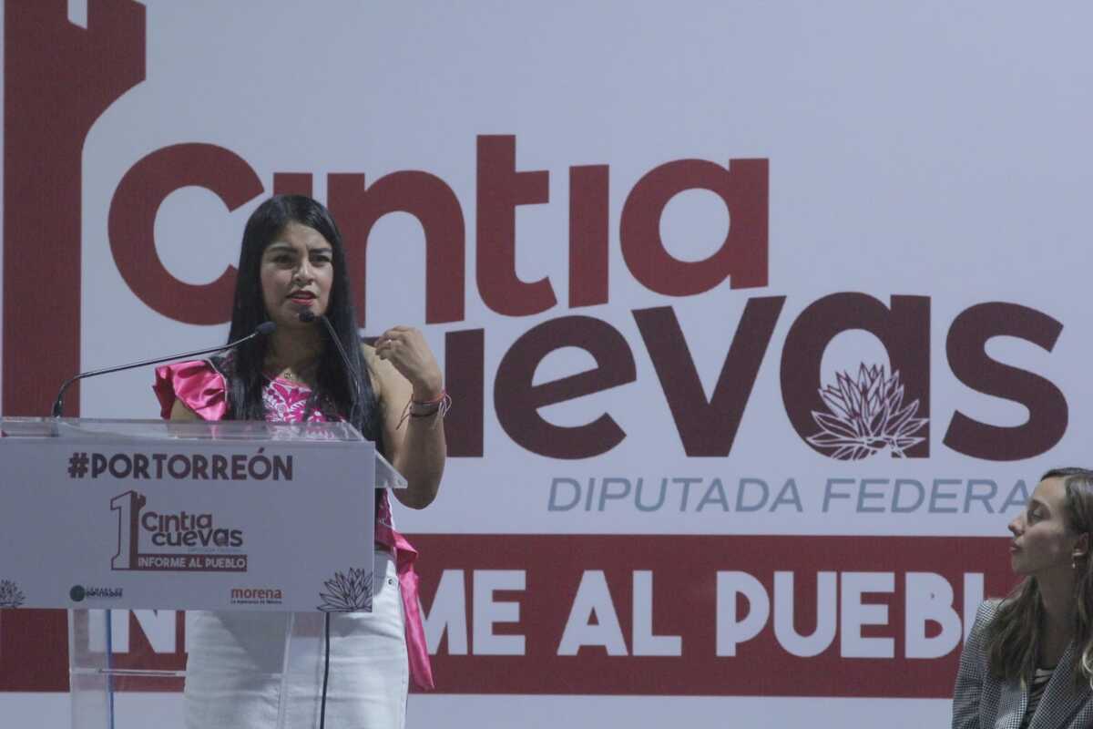 Cintia Cuevas rinde su primer informe legislativo en Torreón. | Manuel Guadarrama