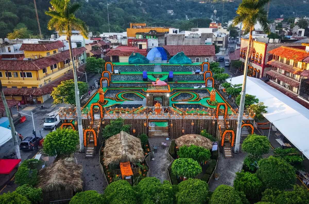 Comienzan actividades por Xantolo en Huejutla. (Wendy Salazar)