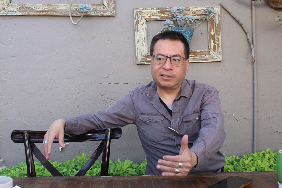 Erick Morgan Medina inició a temprana edad una carrera que lo colocó a disposición de quienes sufren pérdidas irreparables.| Roberto Amaya