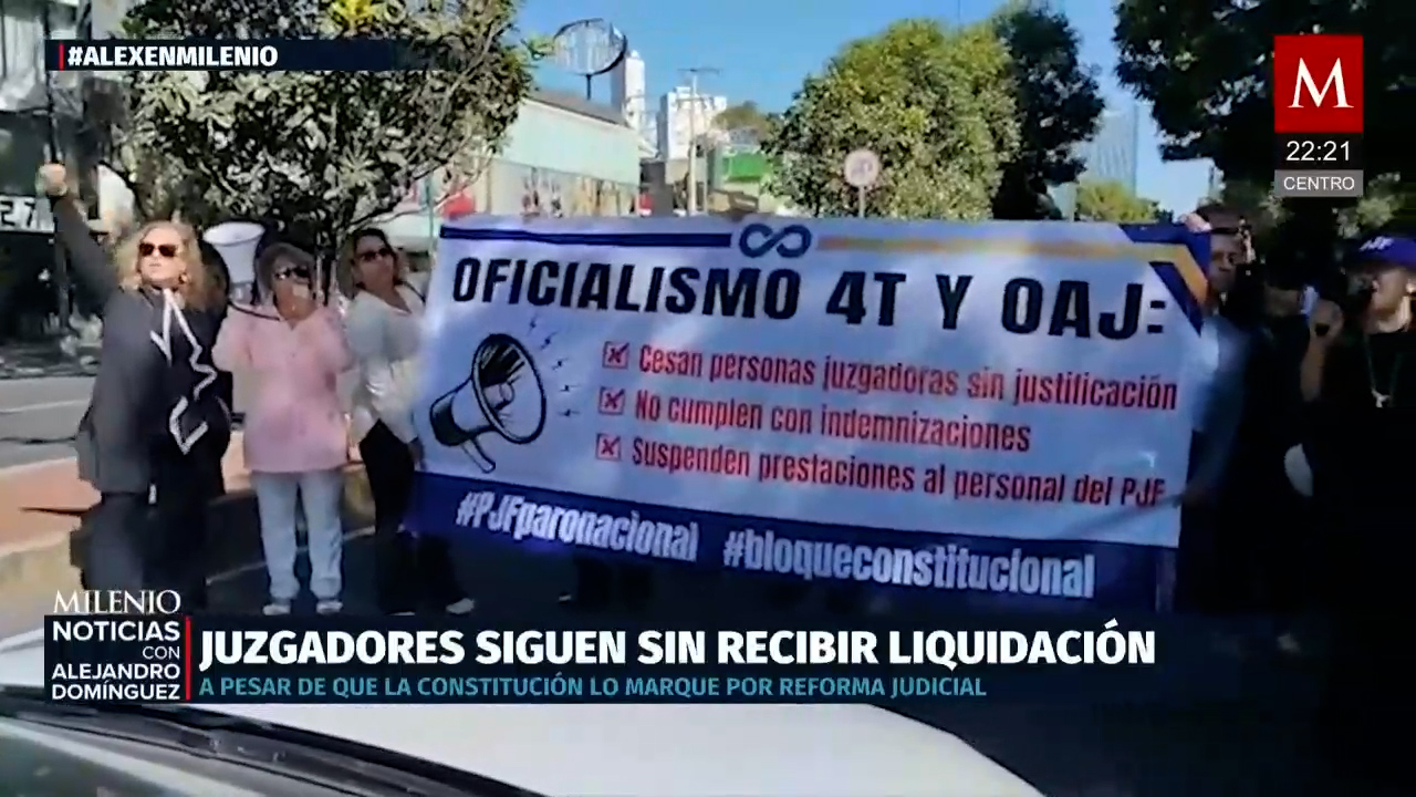 Exmagistrados y jueces bloquean Avenida Revolución por liquidaciones pendientes