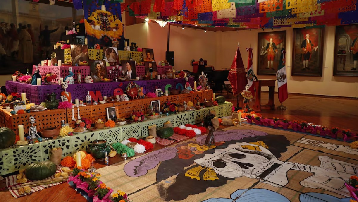 Ofrenda de 7 pisos en Día de Muertos: cuál es su significado y origen | EFE
