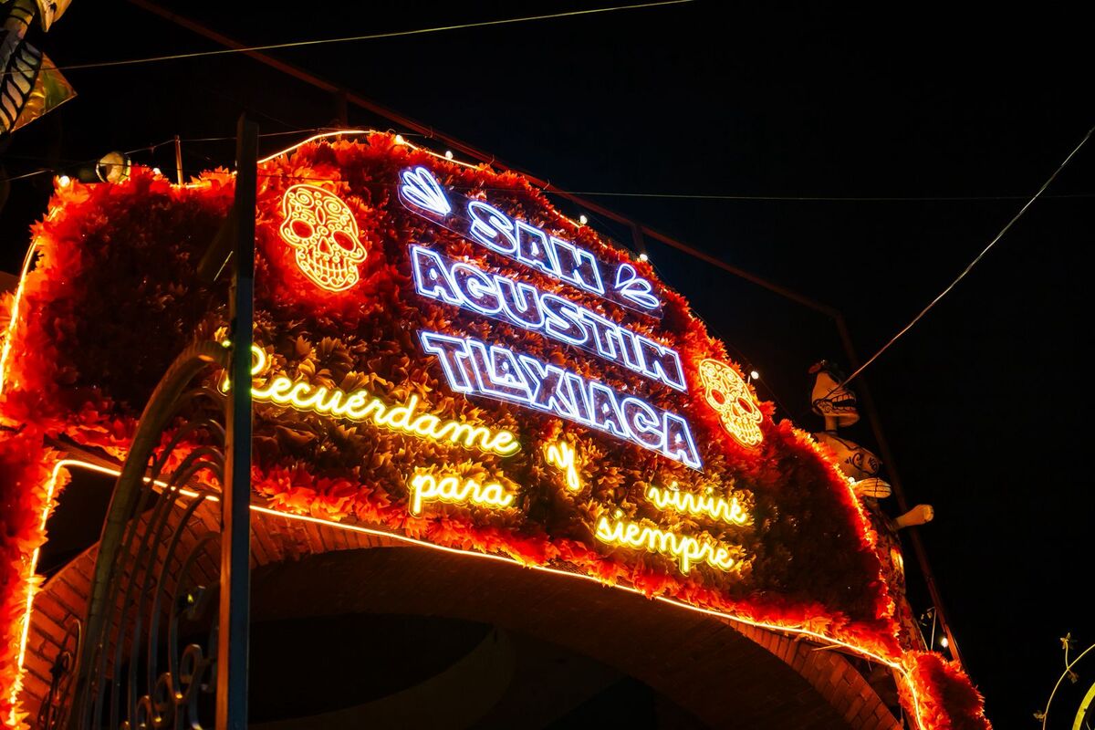 Actividades por Día de Muertos en San Agustín Tlaxiaca.