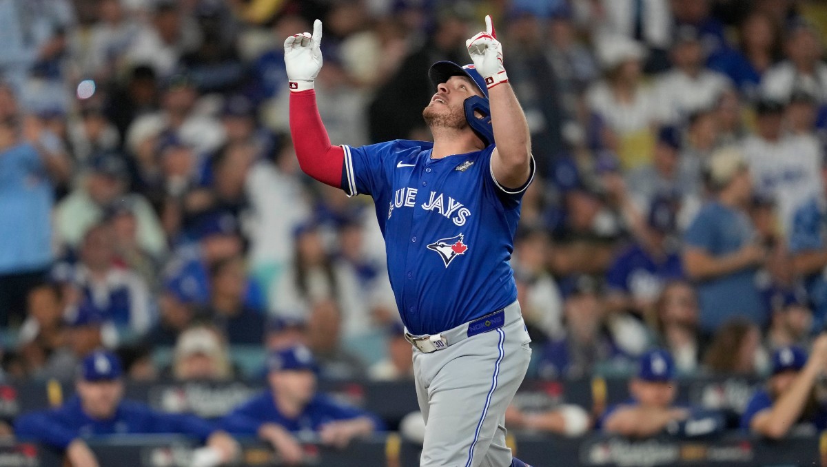 Alejandro Kirk, cerca de coronarse en la Serie Mundial con los Blue Jays (AP)