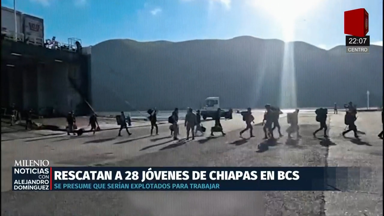 Armada de México salva a 28 jóvenes naufragando en La Paz, BCS