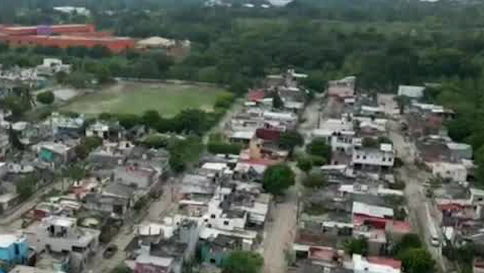 Avanza la limpieza en Poza Rica; reparación de la central camionera tardará varios días