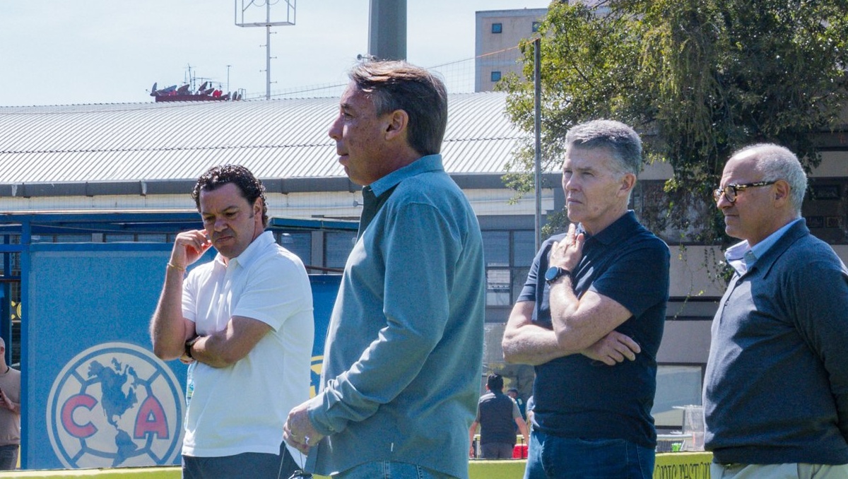 Emilio Azcárraga visita el entrenamiento del América de cara al final del torneo (XClubAmerica)