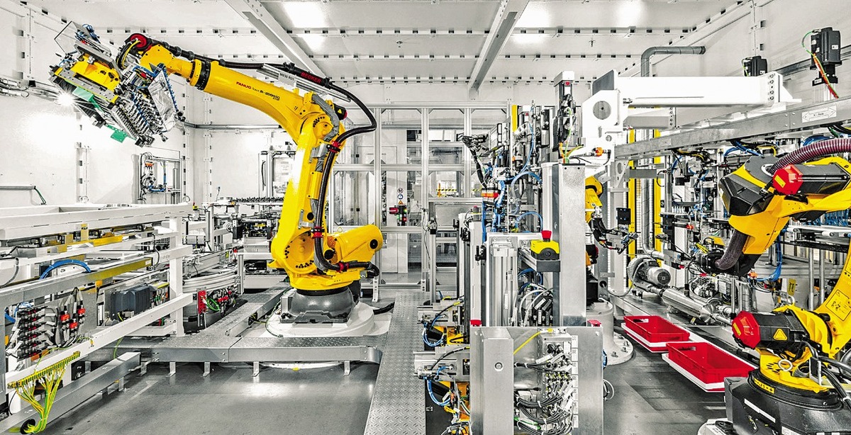 La primera fase consiste en robots y sistemas que asumen tareas que antes realizaban los humanos. AP