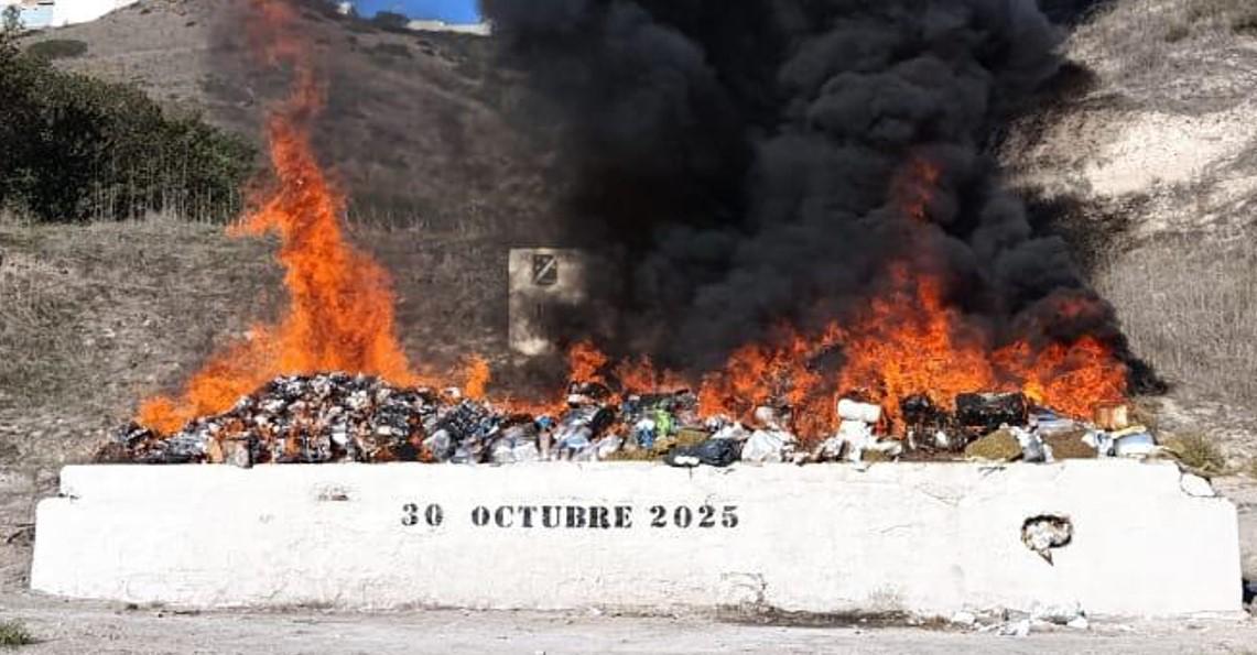 Fuerzas federales incineran metanfetamina, cocaína, mariguana y otras drogas. | Especial