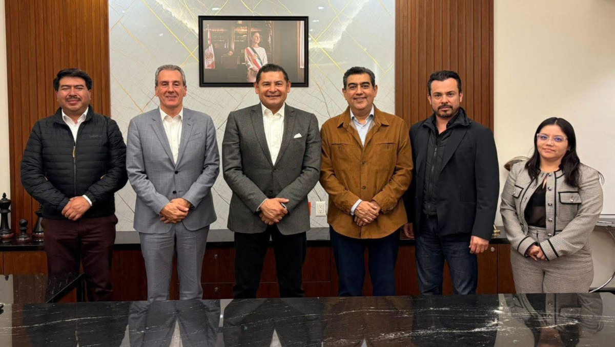 Gobernador de Puebla se reúne con Céspedes, Aquino y Chedraui | Especial