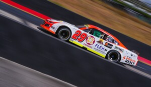 Koke de la Parra, piloto mexicano de automovilismo en la Nascar México Series.